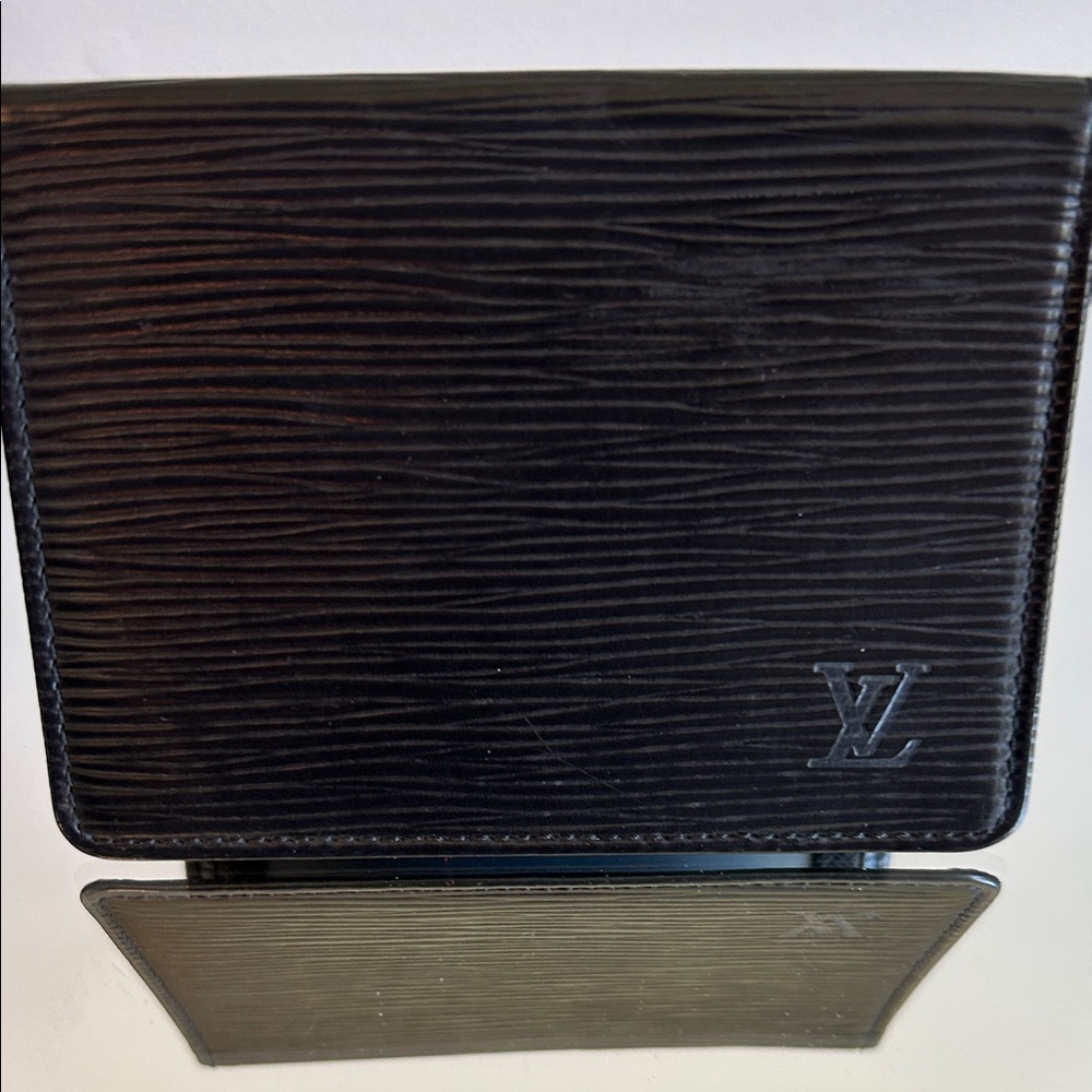 Louis Vuitton Epi Black Card Holder - Picture 2 of 14